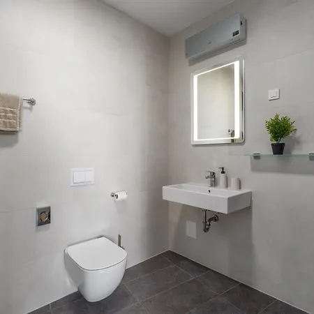 Family-friendly With Swimming Pool - 27270 Appartamento