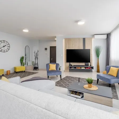 Family-friendly With Swimming Pool - 27270 Appartamento