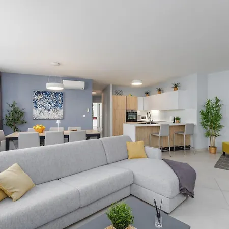 Family-friendly With Swimming Pool - 27270 דירה *
